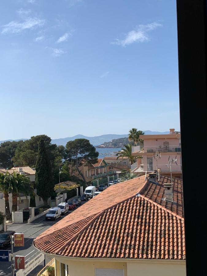 Plage A 200 Metres. Vue Mer Et Esterel ! Renove Appartement Saint-Raphaël Buitenkant foto